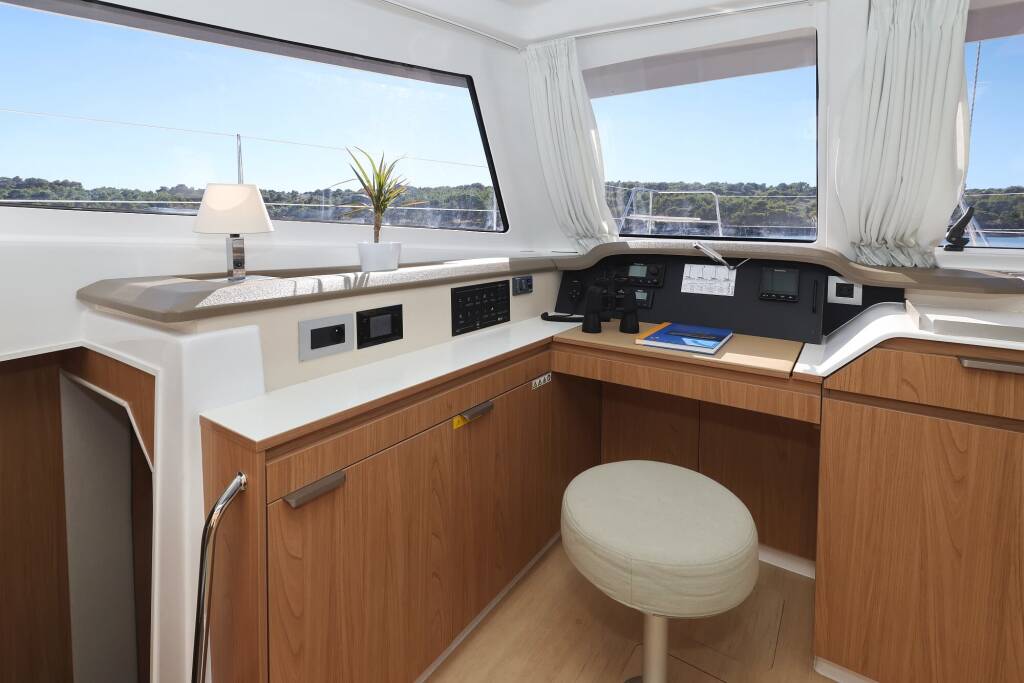 Katamaran Bali Catspace Rolling Stone