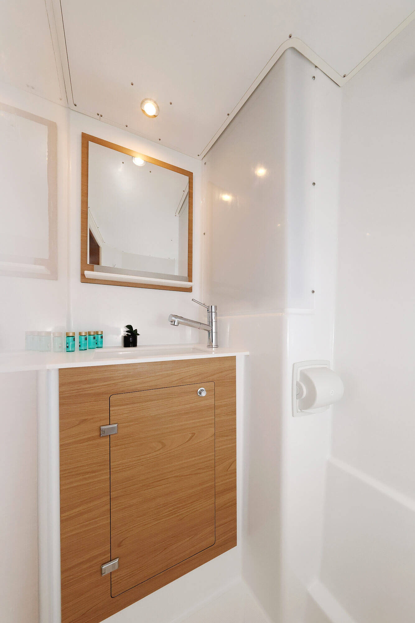 Katamaran Bali Catspace Rolling Stone