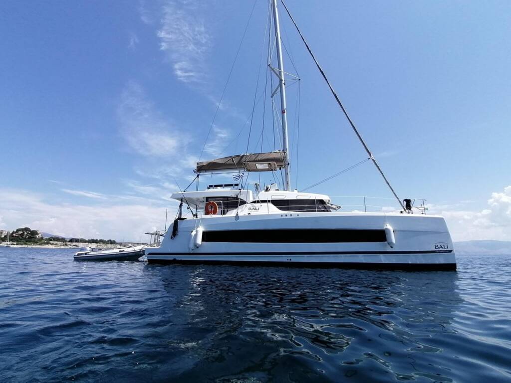 Catamaran Bali Catspace Steady Streamer