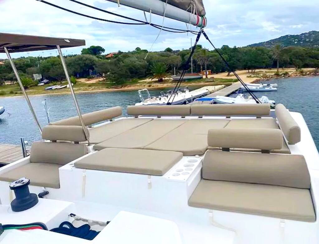 Catamaran Bali Catspace Steady Streamer