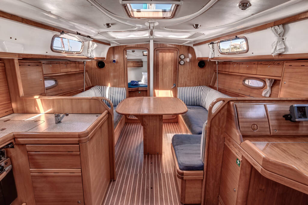 Sailing yacht Bavaria 37 Cruiser Hespera