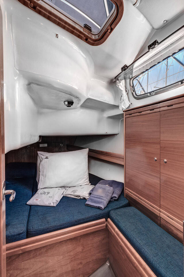Sailing yacht Bavaria 37 Cruiser Hespera