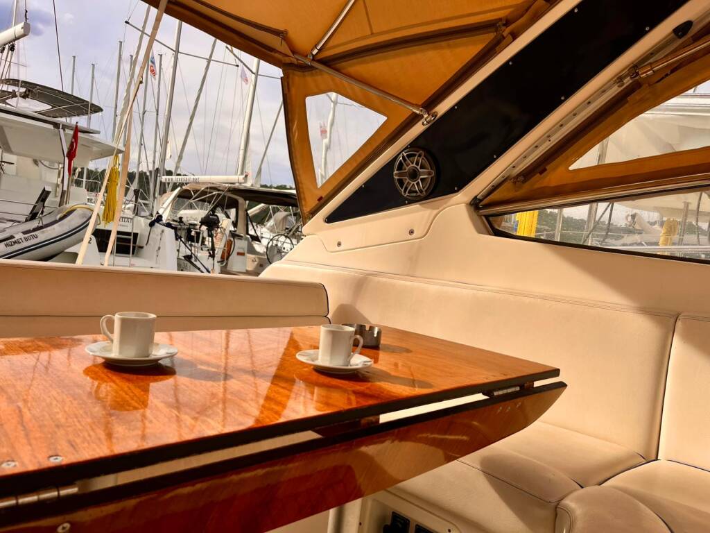 Motor yacht Bavaria 37 Sport Amigo