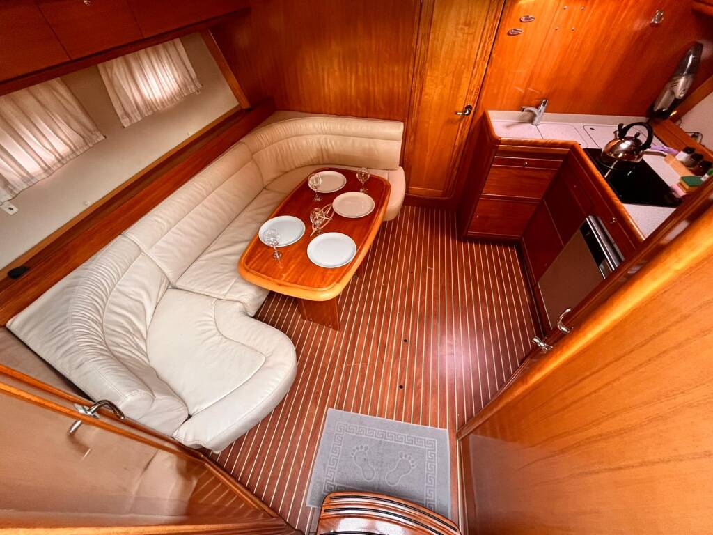 Motor yacht Bavaria 37 Sport Amigo