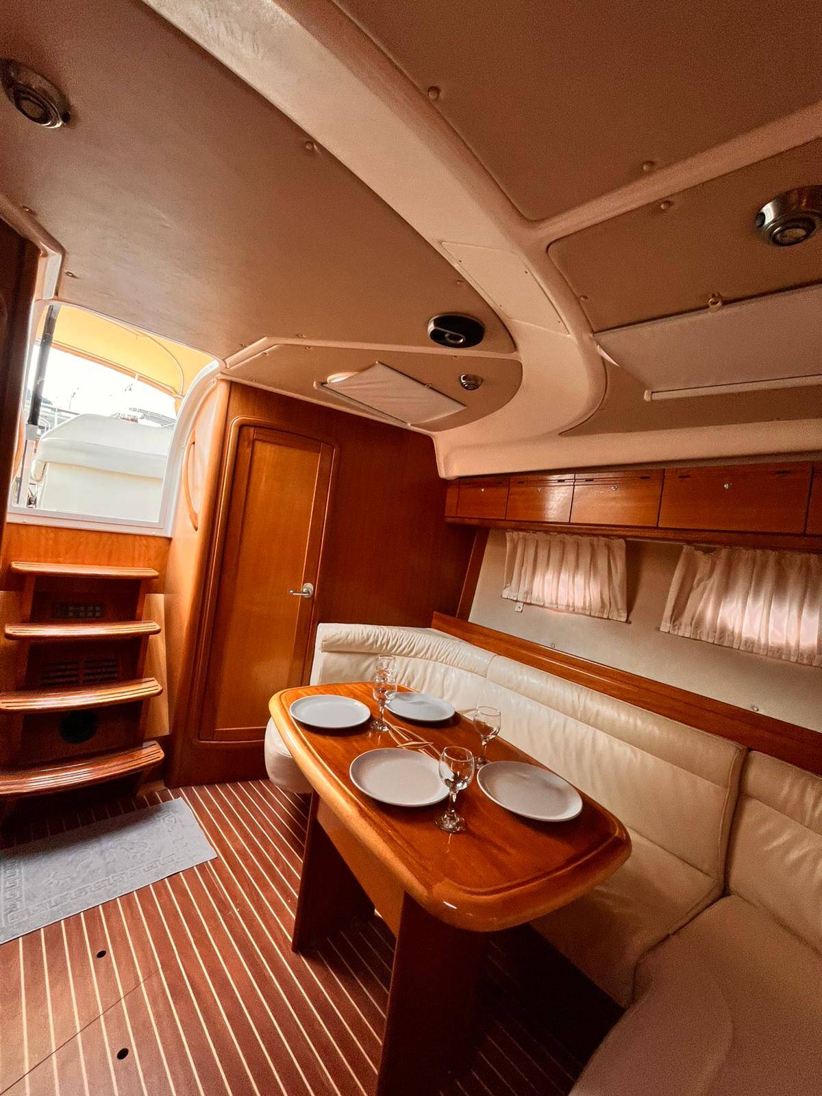 Motor yacht Bavaria 37 Sport Amigo