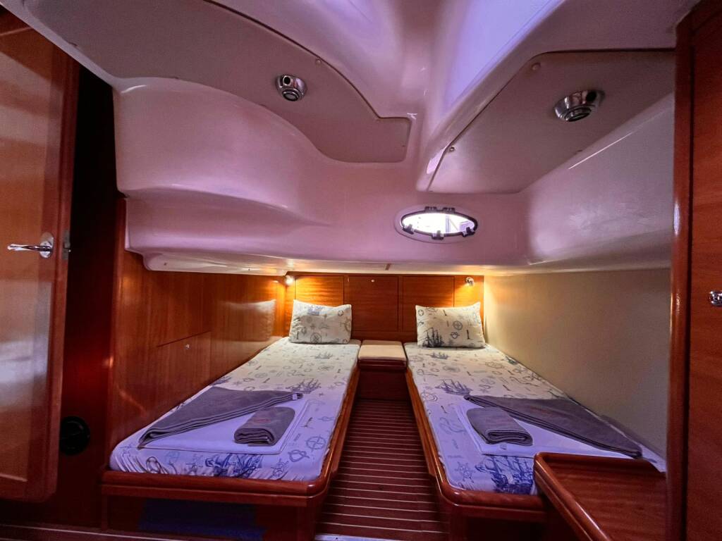 Motor yacht Bavaria 37 Sport Amigo