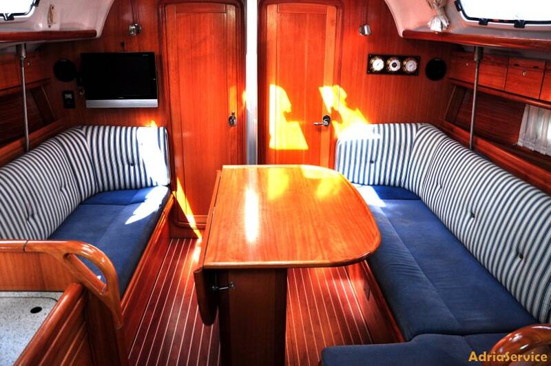 Sailing yacht Bavaria 38 Cruiser Mid AS