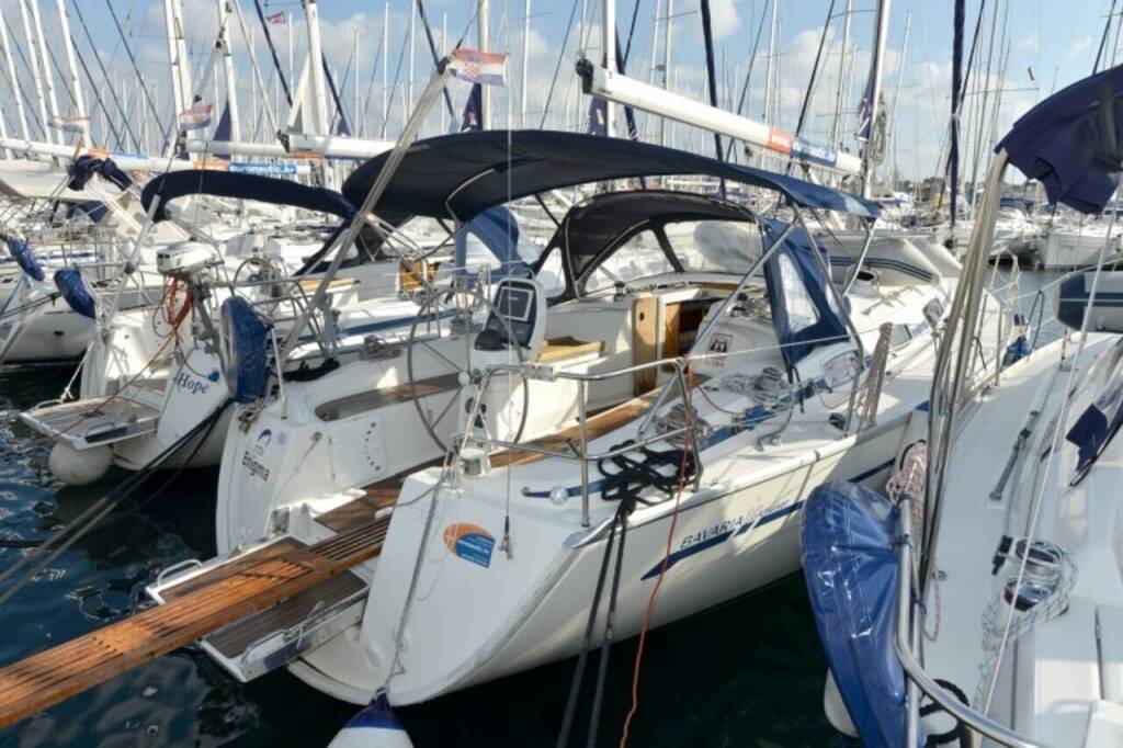 Sailing yacht Bavaria 38 Cruiser Enigma