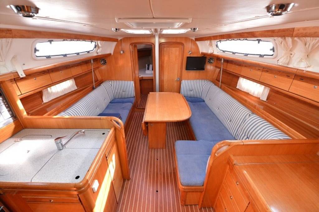 Sailing yacht Bavaria 38 Cruiser Enigma