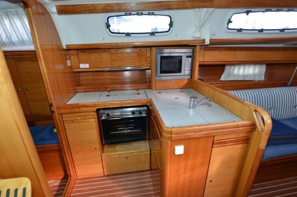 Sailing yacht Bavaria 38 Cruiser Enigma
