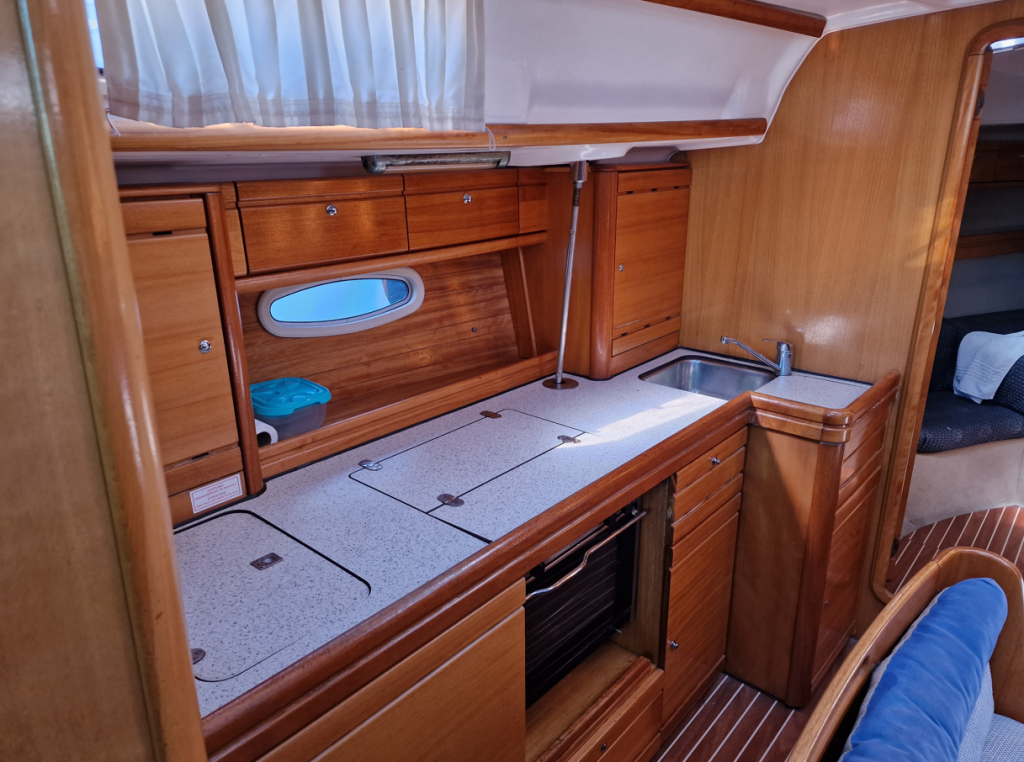 Sailing yacht Bavaria 39 Cruiser Eleni