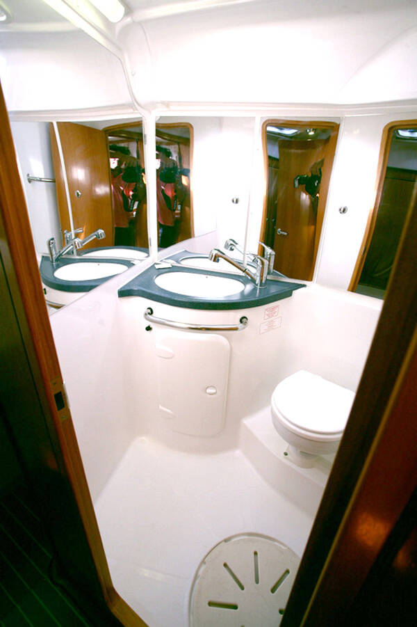 Segelyachten Bavaria 42 Cruiser Iraklis