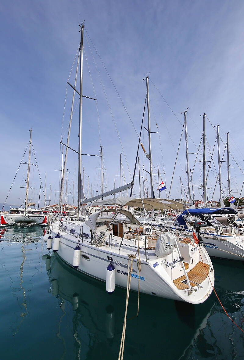 Sailing yacht Bavaria 43 Cruiser 