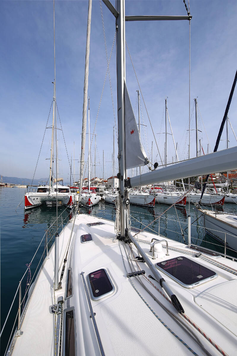 Sailing yacht Bavaria 43 Cruiser 