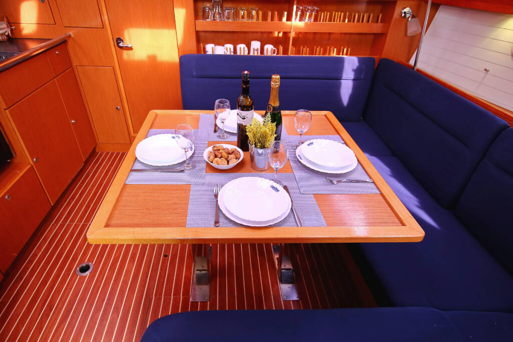 Sailing yacht Bavaria 43 Cruiser 