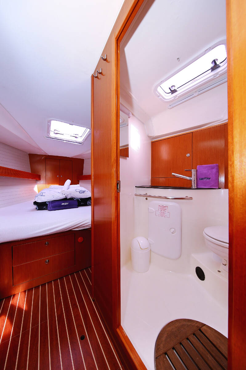 Sailing yacht Bavaria 43 Cruiser 