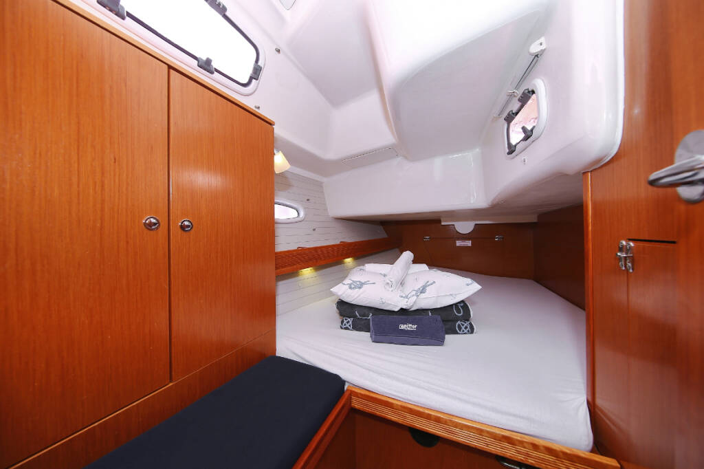 Sailing yacht Bavaria 43 Cruiser 