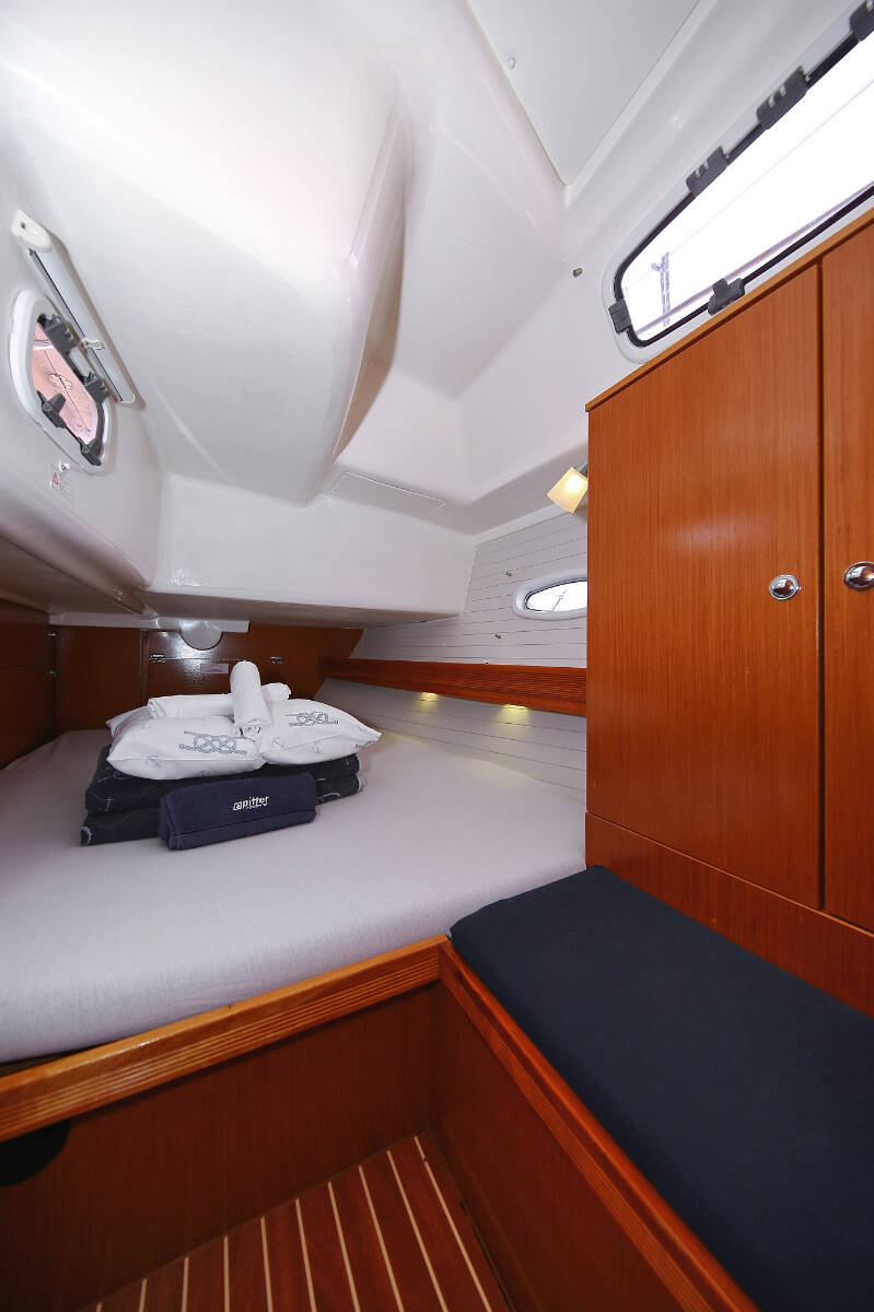 Sailing yacht Bavaria 43 Cruiser 