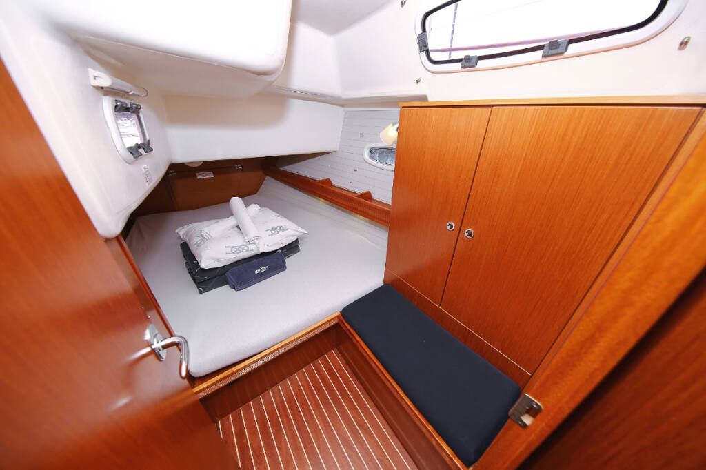 Sailing yacht Bavaria 43 Cruiser 