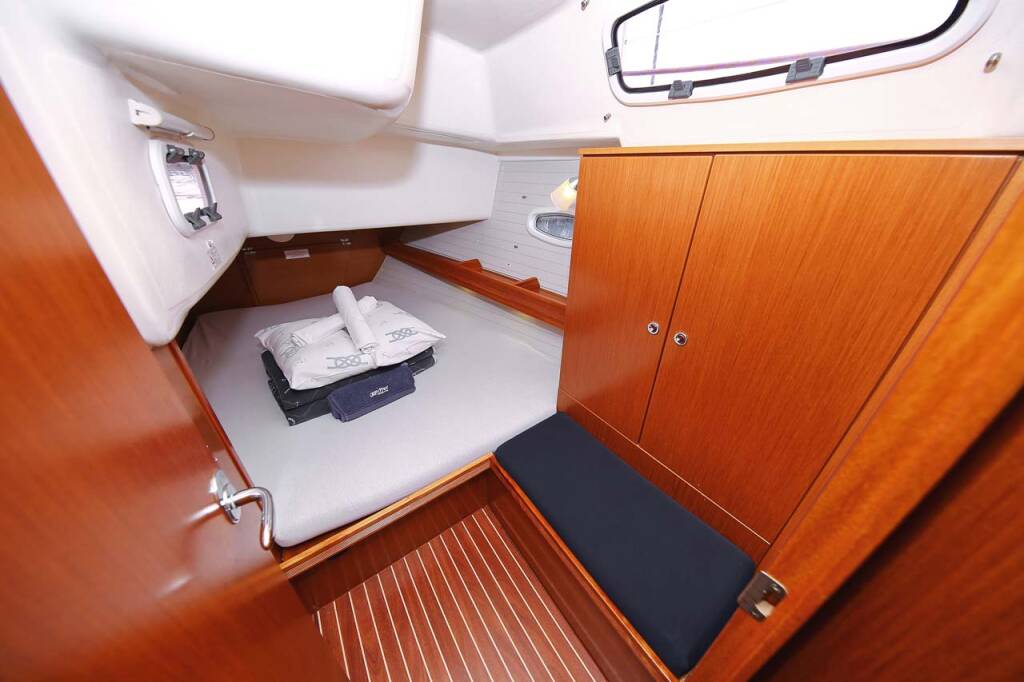 Sailing yacht Bavaria 43 Cruiser 