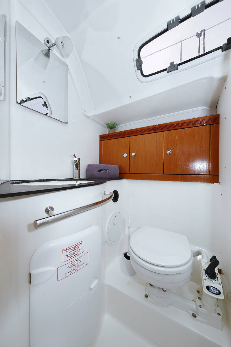 Sailing yacht Bavaria 43 Cruiser 
