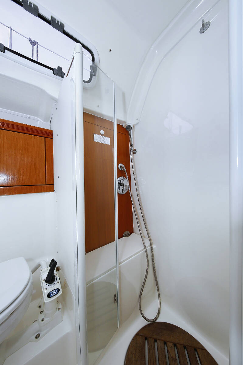 Sailing yacht Bavaria 43 Cruiser 