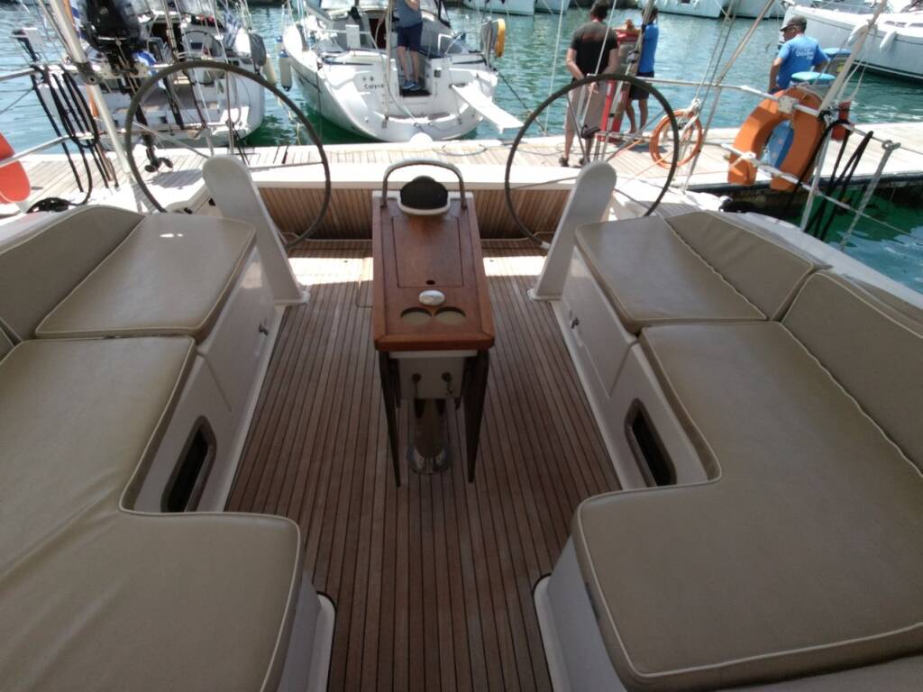 Sailing yacht Bavaria 51 Cruiser Gin Tonic