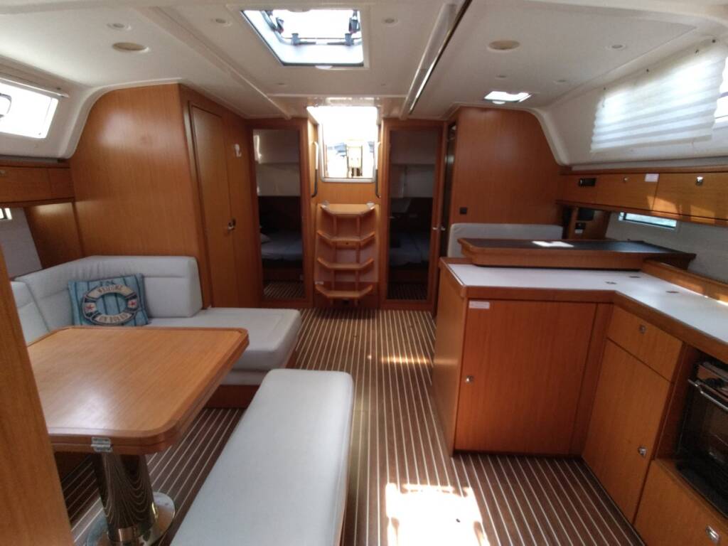 Sailing yacht Bavaria 51 Cruiser Gin Tonic