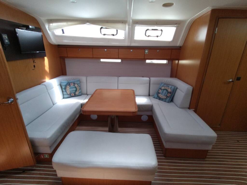 Sailing yacht Bavaria 51 Cruiser Gin Tonic