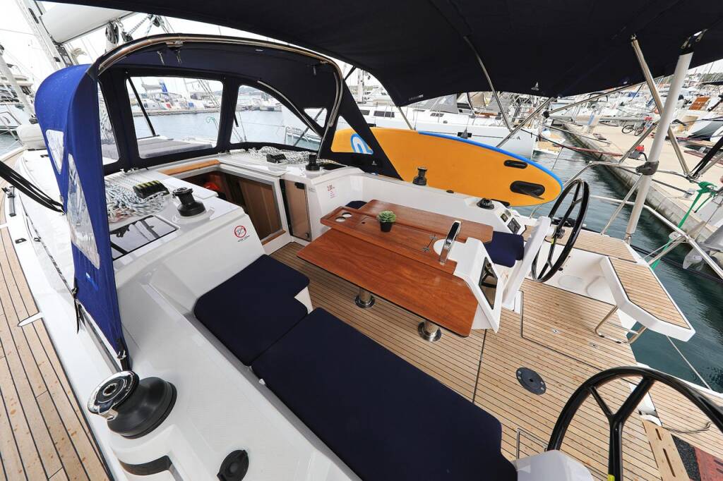 Segelyachten Bavaria C38 Ghost