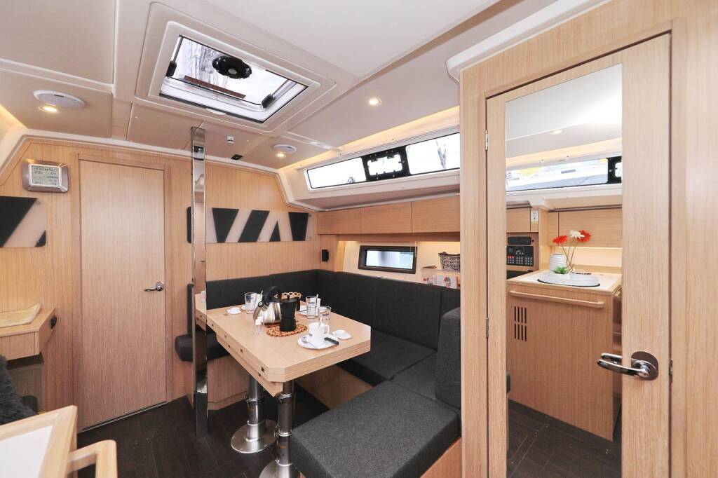 Segelyachten Bavaria C38 Ghost