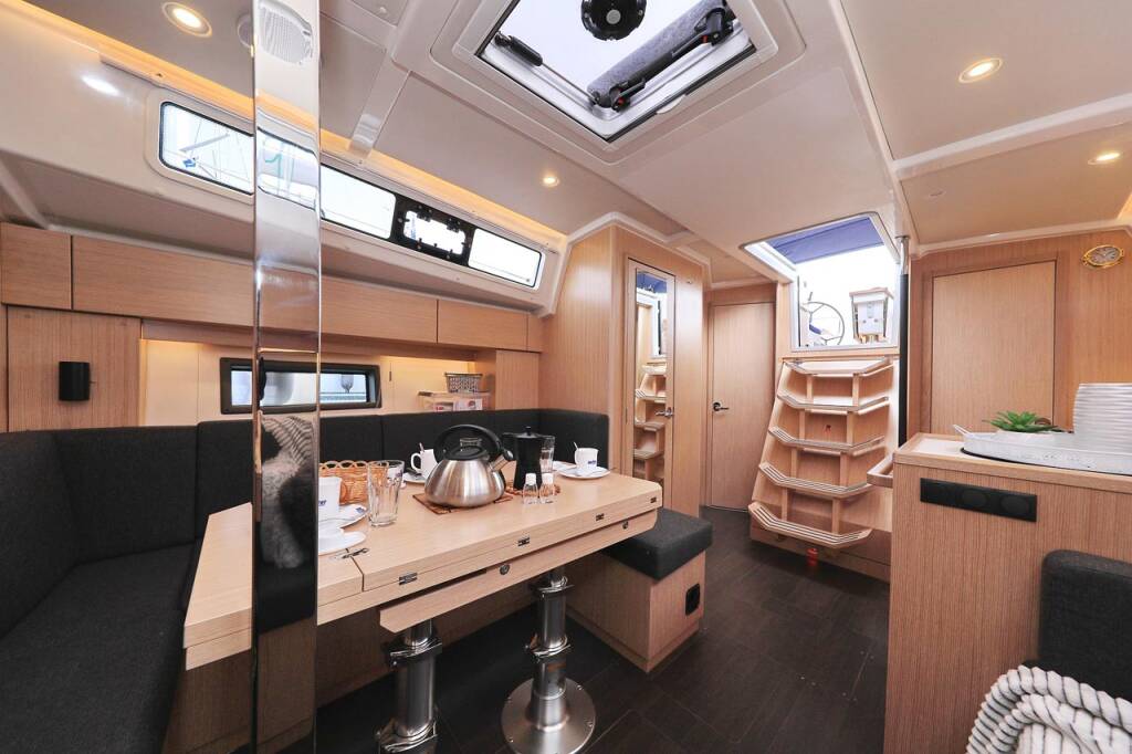 Segelyachten Bavaria C38 Ghost