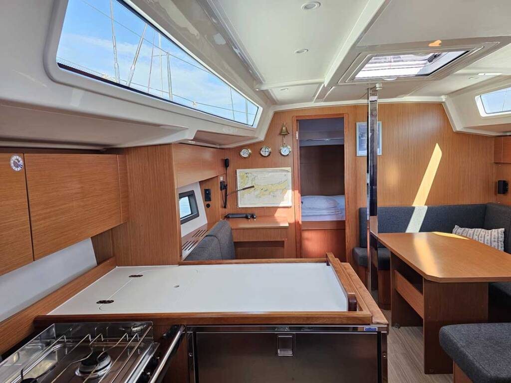 Sailing yacht Bavaria C38 