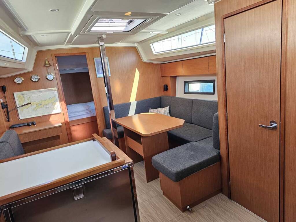 Sailing yacht Bavaria C38 