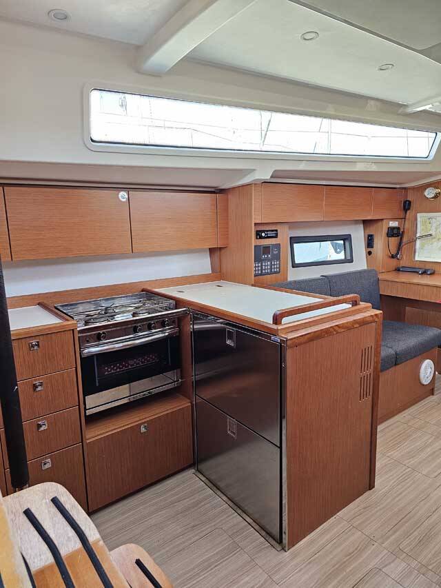Sailing yacht Bavaria C38 