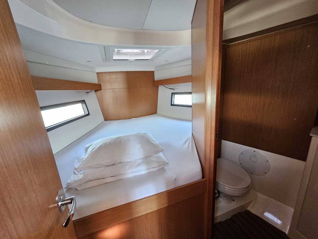 Sailing yacht Bavaria C38 