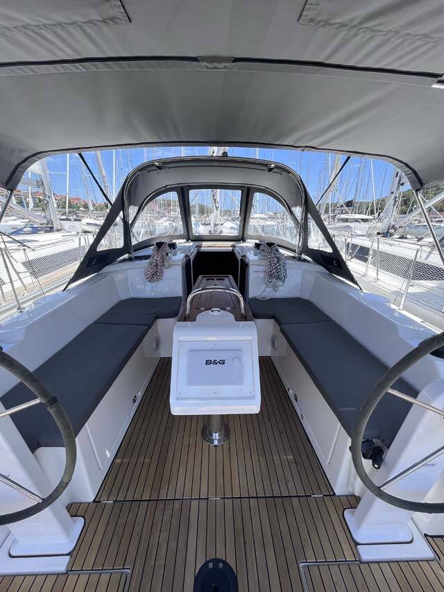 Sailing yacht Bavaria C38 Nembus