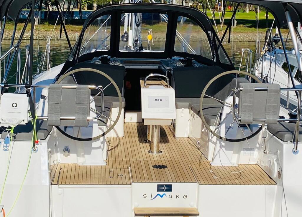 Sailing yacht Bavaria C38 Simurg