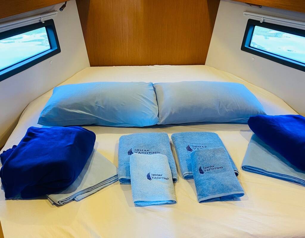 Sailing yacht Bavaria C38 Simurg