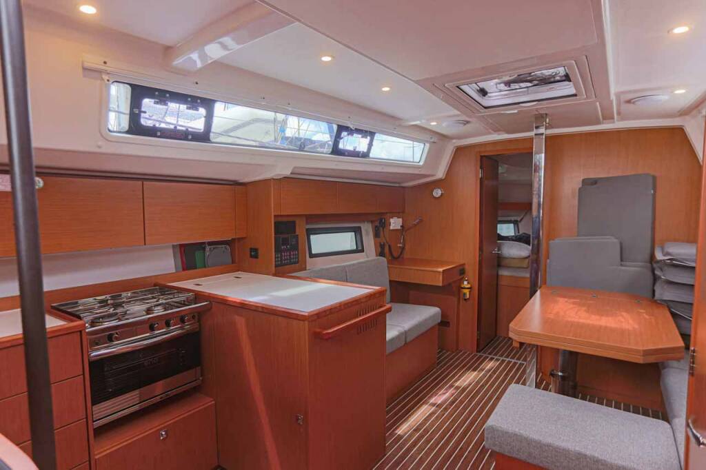 Sailing yacht Bavaria C38 Cloud Rider