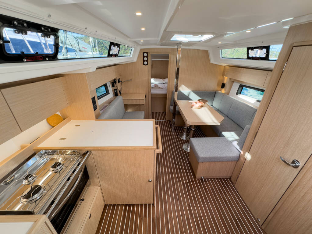 Sailing yacht Bavaria C38 