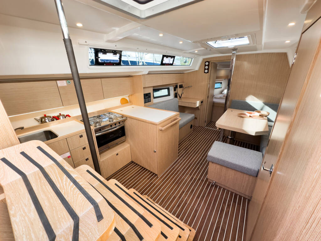 Sailing yacht Bavaria C38 