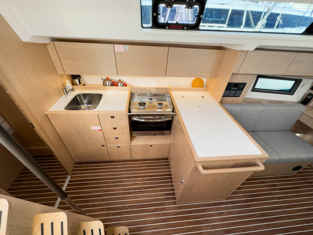Sailing yacht Bavaria C38 