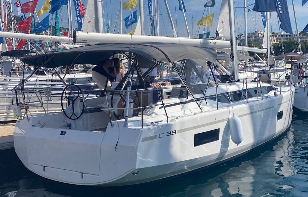 Segelyachten Bavaria C38 Luna 3