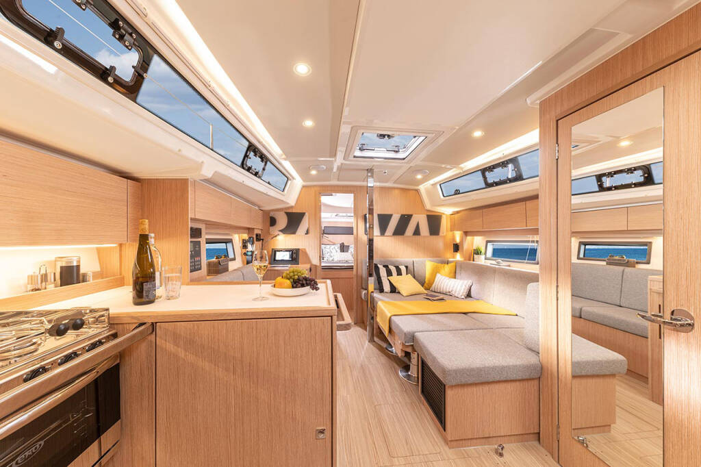 Sailing yacht Bavaria C38 Talia