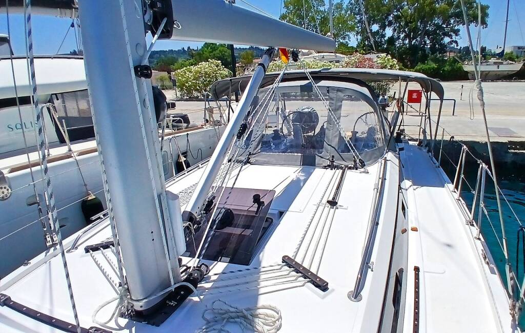 Sailing yacht Bavaria C38 Eleni