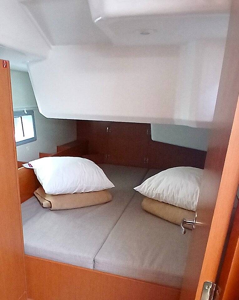 Sailing yacht Bavaria C38 Eleni