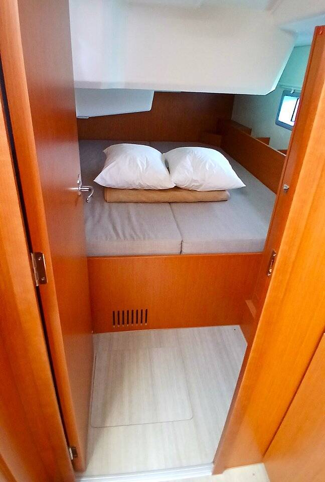 Sailing yacht Bavaria C38 Eleni
