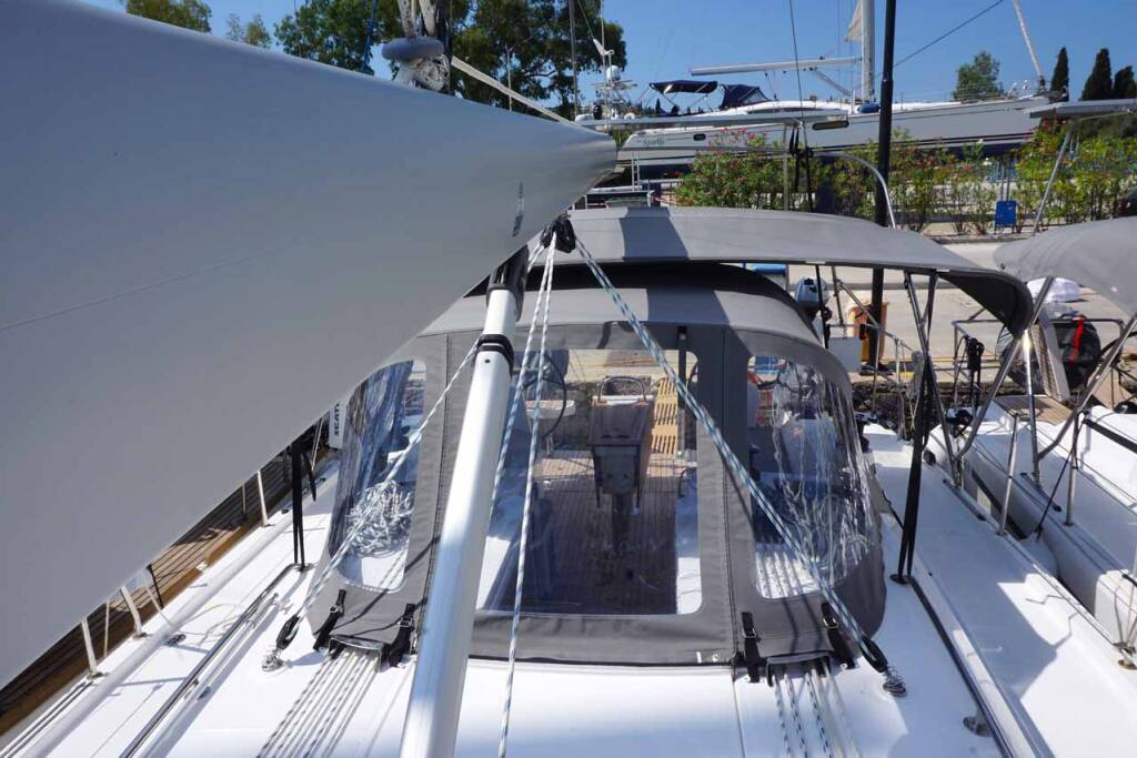 Sailing yacht Bavaria C38 Elaia