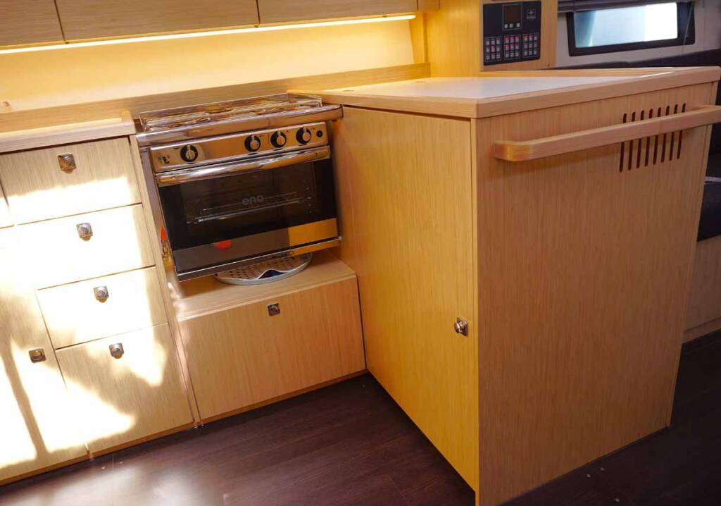 Sailing yacht Bavaria C38 Elaia